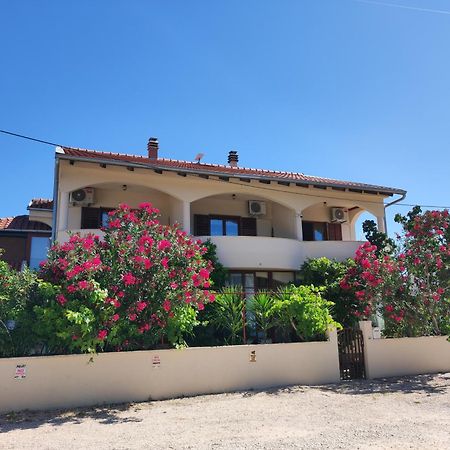 Apartments Busic Biograd Na Moru Zewnętrze zdjęcie